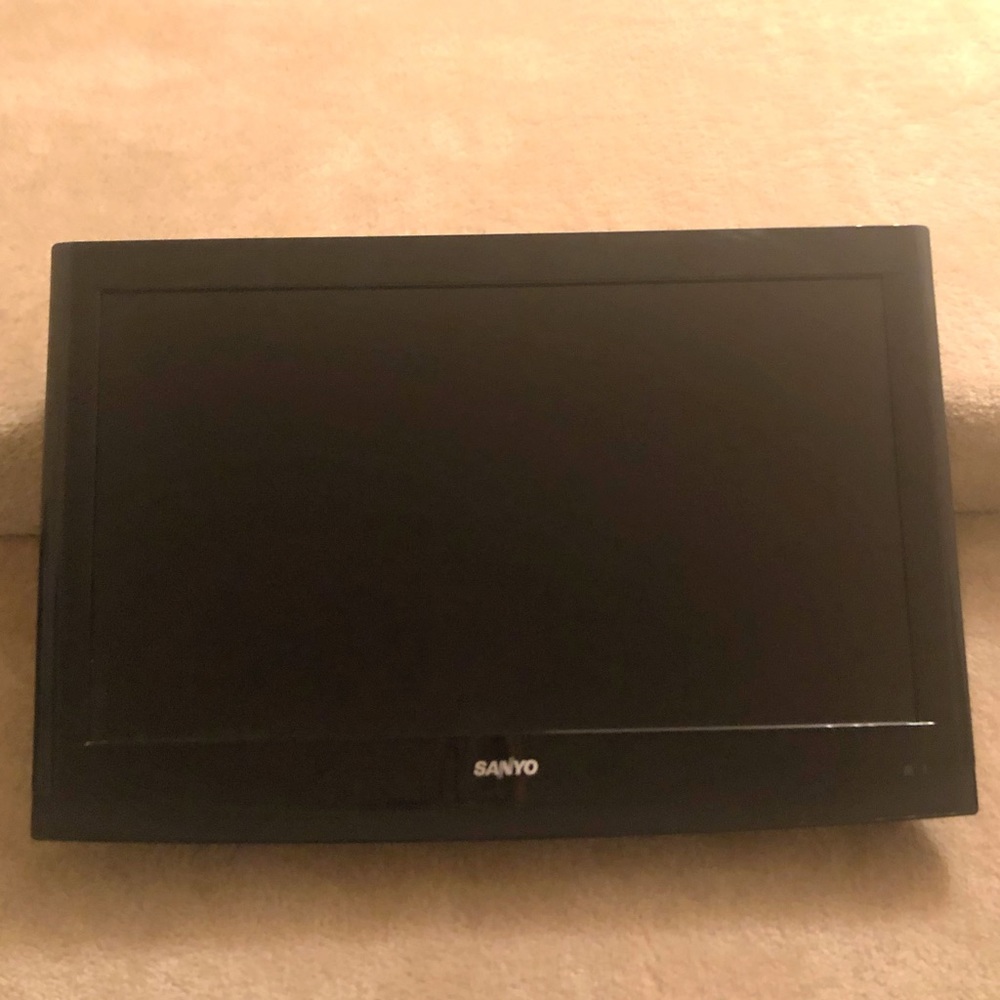 32” SANYO TV